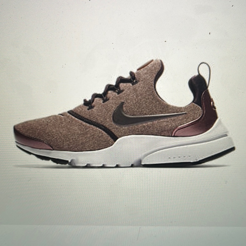 Nike Presto Fly SE; port wine/particle pink/black/ metallic mahogany; size 9.5